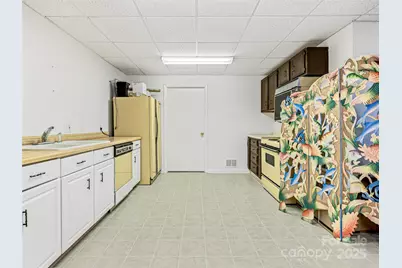 405 Crowfields Drive, Asheville, NC 28803 - Photo 30