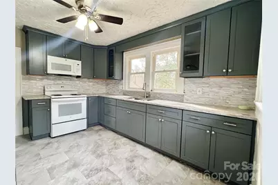 328 11th Street SW, Hickory, NC 28602 - Photo 6