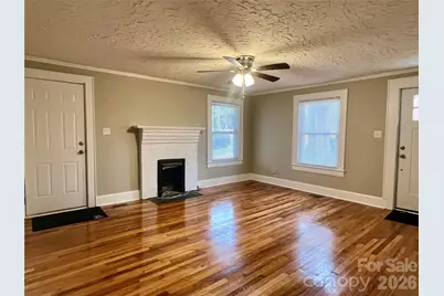 328 11th Street SW, Hickory, NC 28602 - Photo 6