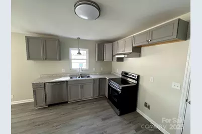 1208 N Ashe Avenue, Newton, NC 28658 - Photo 8