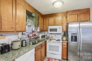 721 Ascot Dr, Charlotte, NC 28215 - Photo 2