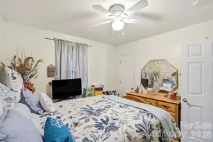 721 Ascot Dr, Charlotte, NC 28215 - Photo 14