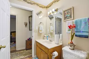 721 Ascot Dr, Charlotte, NC 28215 - Photo 12