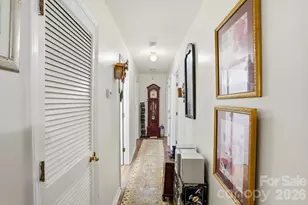 721 Ascot Dr, Charlotte, NC 28215 - Photo 8