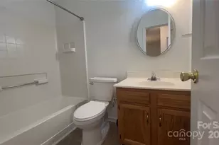 3135 Brockhampton Ct, Charlotte, NC 28269 - Photo 8