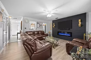 708 Raindrops Rd, Gastonia, NC 28054 - Photo 2