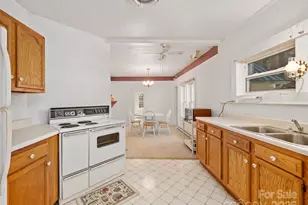 321 Lyle Ln, Green Mountain, NC 28740 - Photo 28