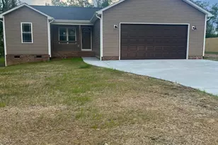 1818 Maple Ln, Lincolnton, NC 28092 - Photo 2