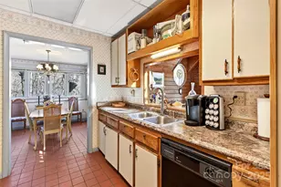 36 Mitchell View Rd, Bakersville, NC 28705 - Photo 8