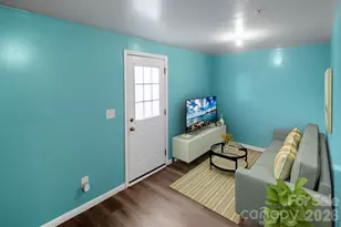 2715 Sydney Overlook Ln, Charlotte, NC 28269 - Photo 4