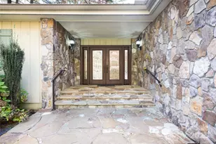 572 N E Shore Dr, Lake Toxaway, NC 28747 - Photo 2