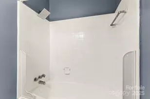 844 Squirrel Hill Rd, Charlotte, NC 28213 - Photo 18