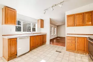 20 Luckenbach Dr, Fairview, NC 28730 - Photo 16