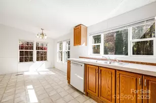 20 Luckenbach Dr, Fairview, NC 28730 - Photo 12