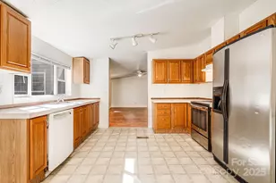 20 Luckenbach Dr, Fairview, NC 28730 - Photo 14