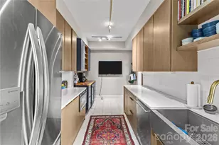 301 W 10th Street W, Charlotte, NC 28202 - Photo 18