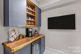 301 W 10th Street W, Charlotte, NC 28202 - Photo 20