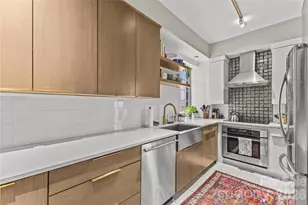 301 W 10th Street W, Charlotte, NC 28202 - Photo 16