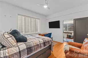 301 W 10th Street W, Charlotte, NC 28202 - Photo 30