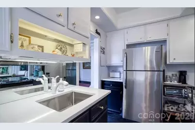 301 W 10th Street W #206, Charlotte, NC 28202 - Photo 14