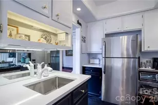 301 W 10th Street W, Charlotte, NC 28202 - Photo 14