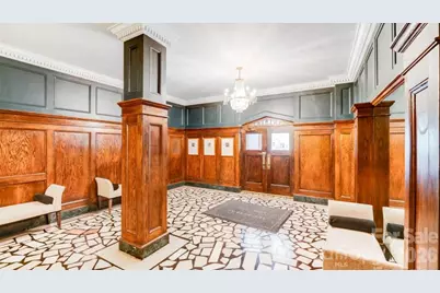 301 W 10th Street W #206, Charlotte, NC 28202 - Photo 4