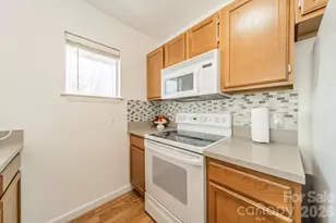 17919 Kings Point Dr, Cornelius, NC 28031 - Photo 32