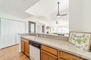 17919 Kings Point Dr, Cornelius, NC 28031 - Photo 18