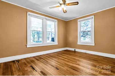 302 S Whitted Street, Hendersonville, NC 28739 - Photo 14