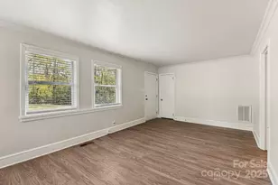 2996 Shady Ln, Charlotte, NC 28208 - Photo 8