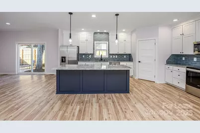 7039 Executive Circle, Denver, NC 28037 - Photo 2