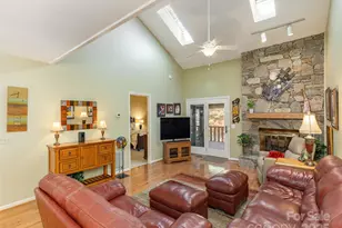 303 N Scarlet Oak Ln, Hendersonville, NC 28791 - Photo 8