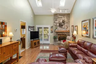 303 N Scarlet Oak Ln, Hendersonville, NC 28791 - Photo 4