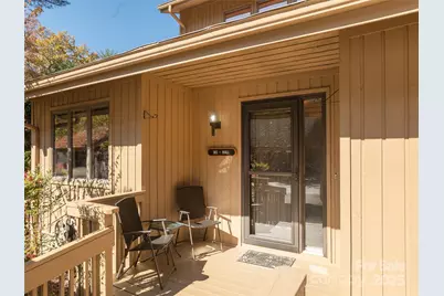 303 N Scarlet Oak Lane, Hendersonville, NC 28791 - Photo 2