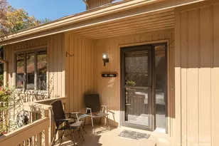 303 N Scarlet Oak Ln, Hendersonville, NC 28791 - Photo 2