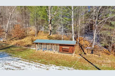 2581 Double Island Road, Green Mountain, NC 28740 - Photo 34