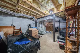 2581 Double Island Rd, Green Mountain, NC 28740 - Photo 30