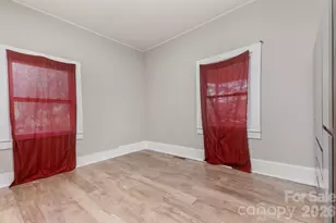 603 Old North Main St, Clover, SC 29710 - Photo 8