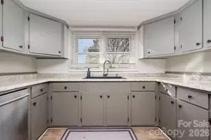 603 Old North Main St, Clover, SC 29710 - Photo 2