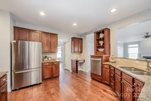 3818 Kalispell Ln, Charlotte, NC 28269 - Photo 4