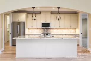 38 Chantilly Dr, Asheville, NC 28804 - Photo 18