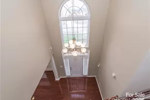 4106 Barclay Forest Dr, Charlotte, NC 28213 - Photo 2