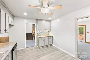 1518 Lynhurst Dr, Gastonia, NC 28054 - Photo 4