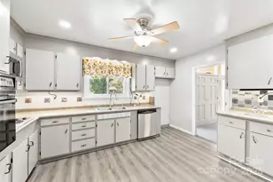 1518 Lynhurst Dr, Gastonia, NC 28054 - Photo 2