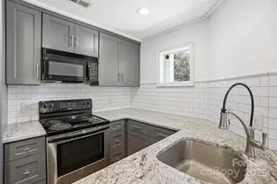 2502 Cranbrook Ln, Charlotte, NC 28207 - Photo 6