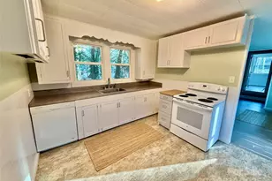 25 Sweet Clover Ln, Hendersonville, NC 28739 - Photo 12