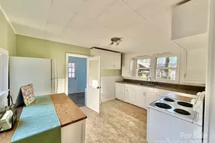 25 Sweet Clover Ln, Hendersonville, NC 28739 - Photo 6