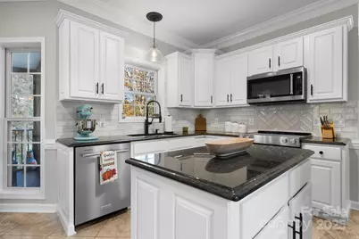 5665 Crown Terrace, Hickory, NC 28601 - Photo 16