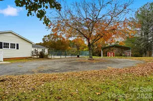 1404 Old Mill Rd, Lincolnton, NC 28092 - Photo 4