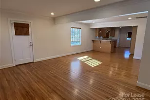 350 Melbourne Ct, Charlotte, NC 28209 - Photo 4